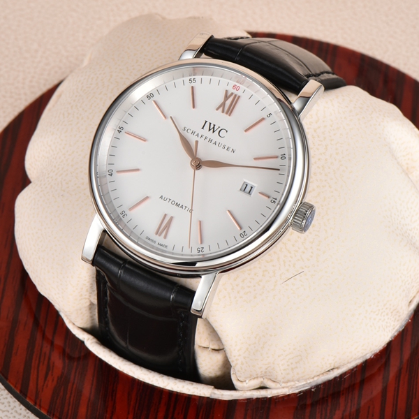 アイ・ダブリュー・シー正面デザイン